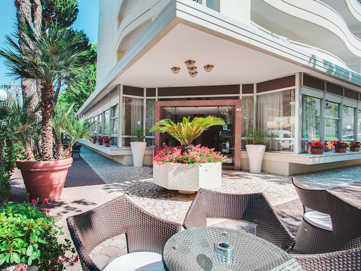 Hotel Caravelle Чезенатико Екстериор снимка