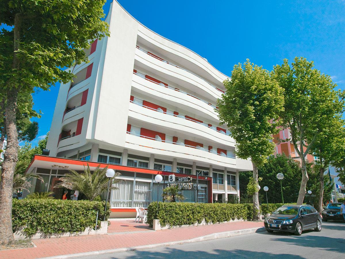 Hotel Caravelle Чезенатико Екстериор снимка
