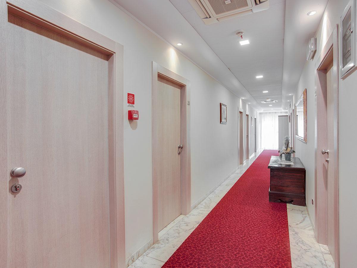 Hotel Caravelle Чезенатико Екстериор снимка