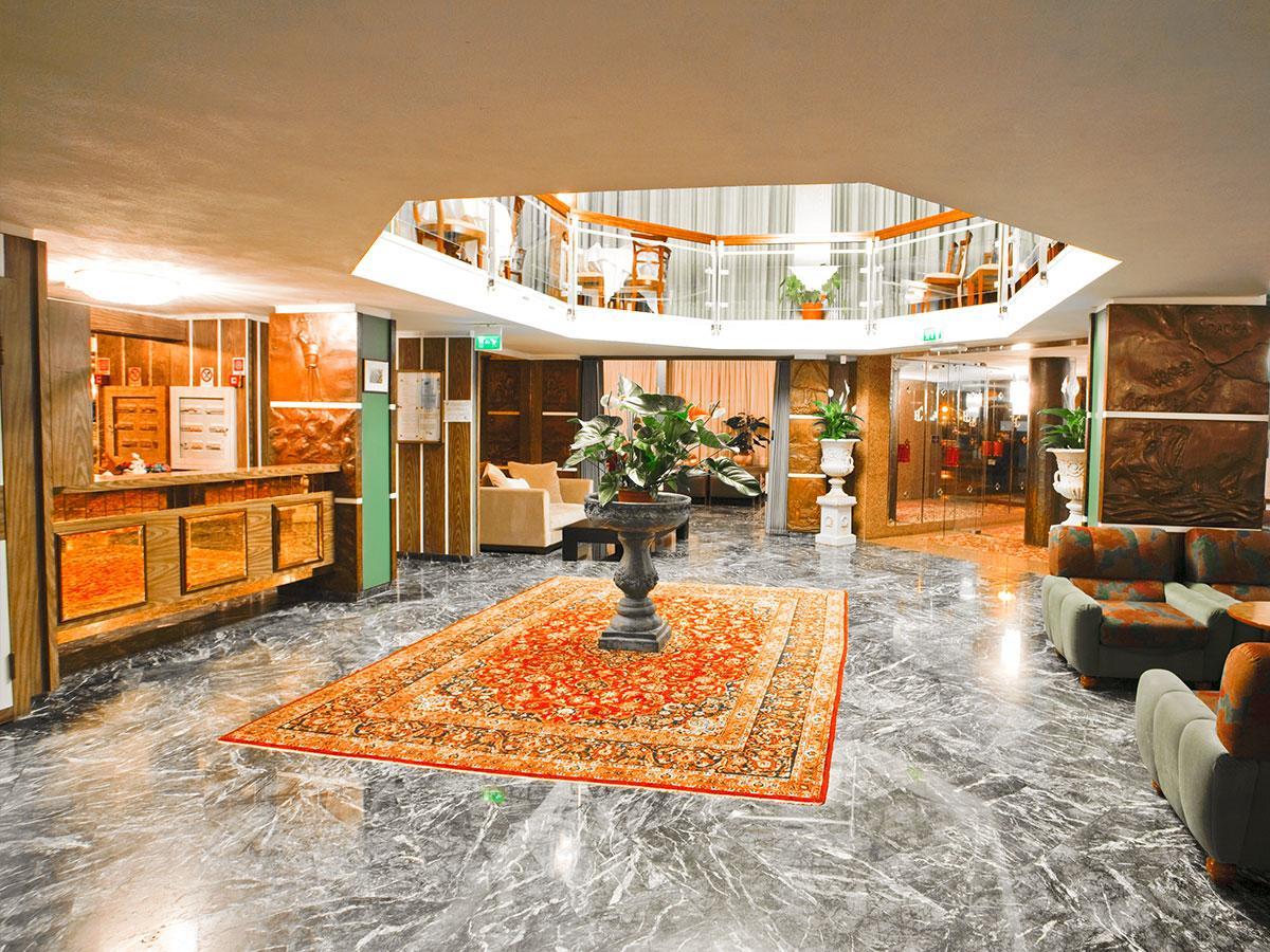 Hotel Caravelle Чезенатико Екстериор снимка